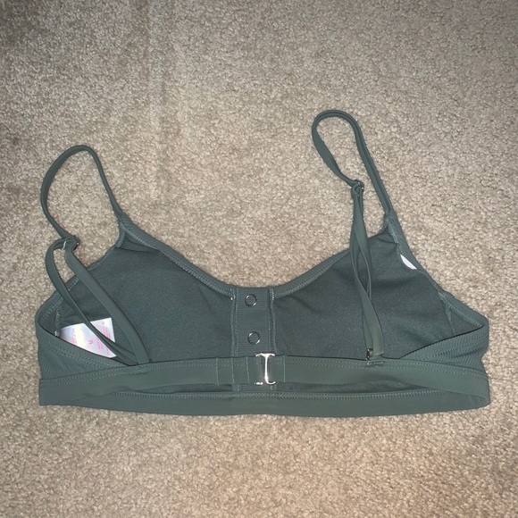 Target swimsuit top size Medium - Picture 2 of 2